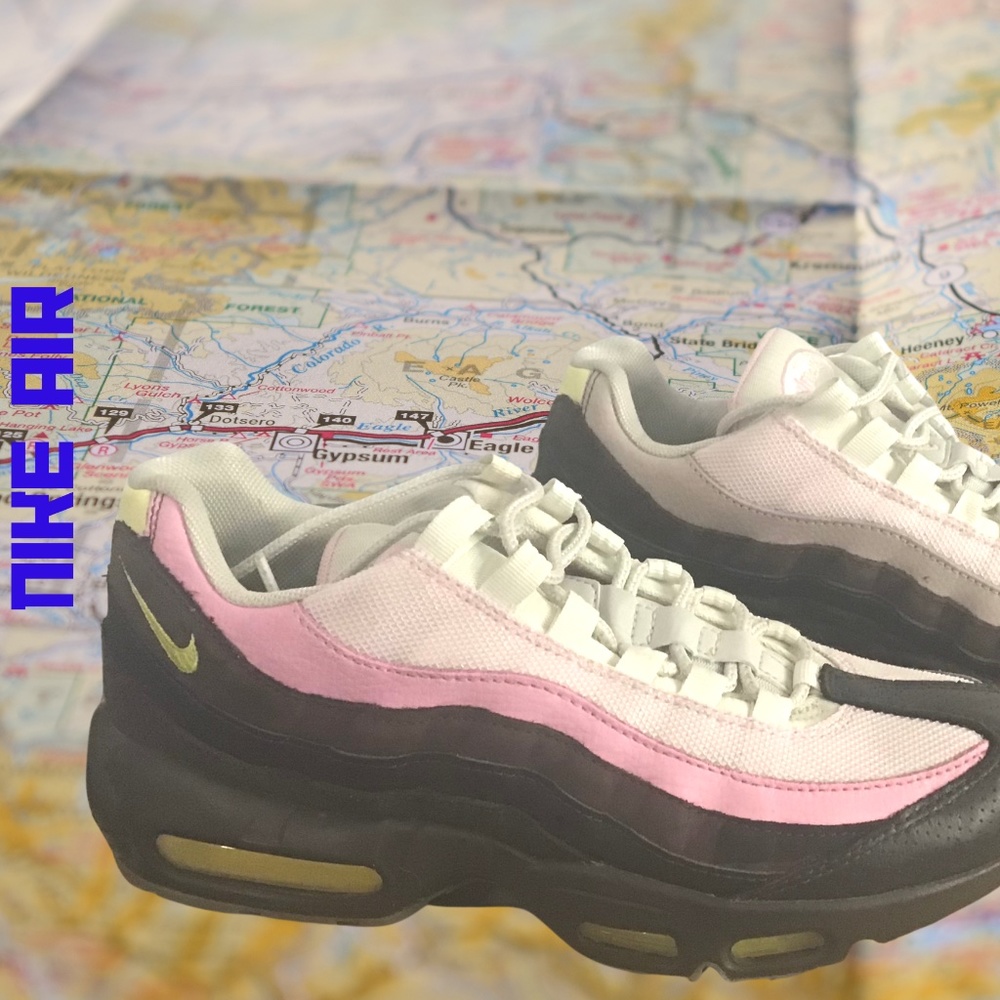 Nike Wmns Pink Air Max 95 Premium ‘Cuban Link CZO466-200